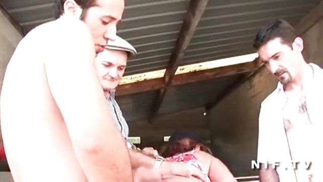 Najljubši :  Tri ljubke lezbijke uživajo v družbi druga druge Video posnetki 