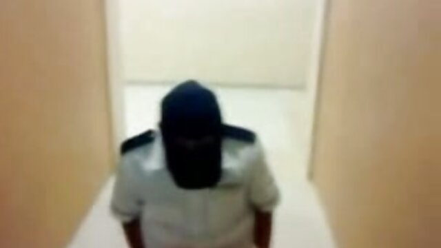 Najljubši :  Pornozvezdnica Briana Banks se poročenemu moškemu zahvaljuje tako, da petelin jaha na postelji Video posnetki 