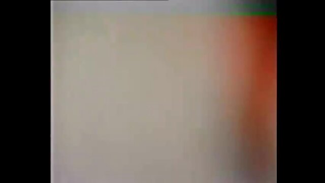 Najljubši :  Vitka najstniška rjavolaska, jahanje veličastnega peckerja doma Video posnetki 