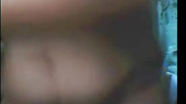 Najljubši :  Zaobljena rjavolaska na njem uporablja svojo naravno muco in svetilko Video posnetki 