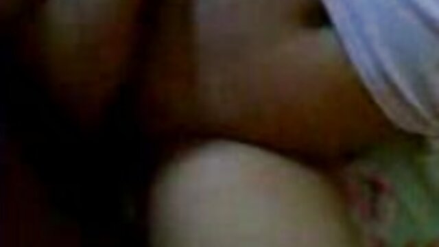 Najljubši :  Rjavolaska pozablja na matematiko in vadi seks na postelji Video posnetki 