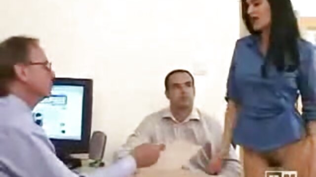 Najljubši :  Za dobro opravljeno blowjob Ebony teen je nagrajen z lepim zajebavanjem Video posnetki 