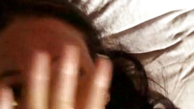 Najljubši :  Suha lepotica razveseli temnopolto kolegico z neverjetnim fahanjem Video posnetki 