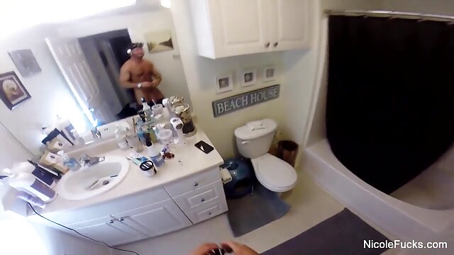 Najljubši :  Črna bomba in belec začneta seks z oralno predigro Video posnetki 