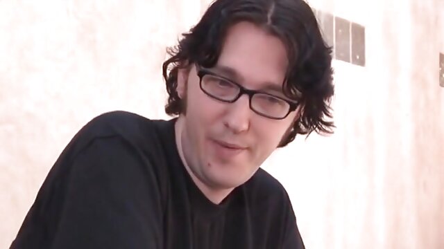 Najljubši :  Neverjetna rjavolaska dobiva velik kurac v spalnici Video posnetki 