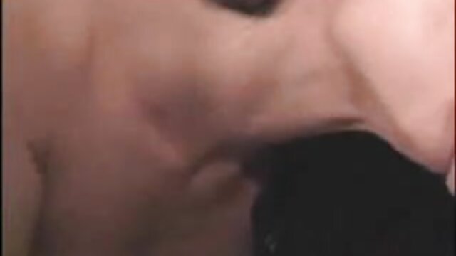 Najljubši :  Potem ko ji je lizal rit in muco, jo je uspel spraviti v zelo poželjivo razpoloženje Video posnetki 