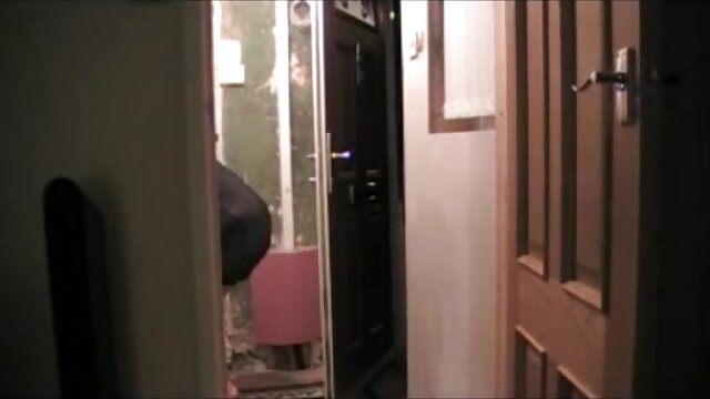 Najljubši :  Neusmiljena rjavolaska se kruto maščuje svojemu prevaranemu fantu Video posnetki 