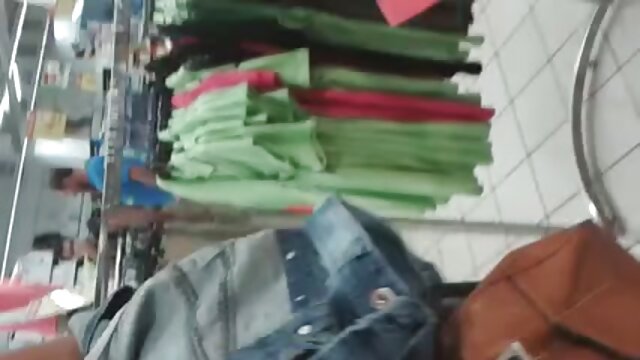 Najljubši :  Bleščeča rjavolaska piha in jebe, da bi plačala svoje dolgove Video posnetki 