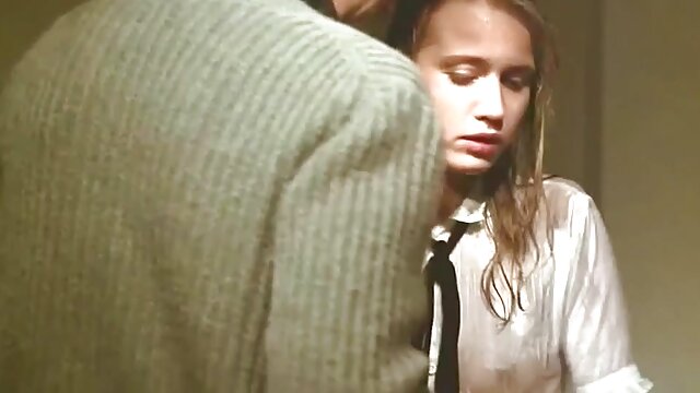 Najljubši :  Tetovatorka Karma Rx z velikimi sočnimi joški je zajebala plešasta stranka Video posnetki 