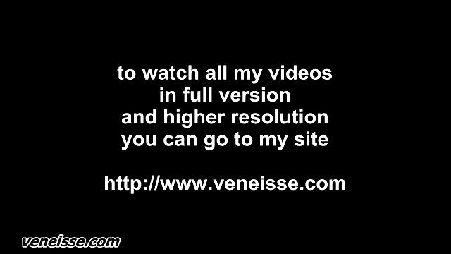 Najljubši :  Seks je za mlado nimfovec pomembnejši od mnenja sosedov Video posnetki 