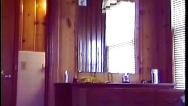 Najljubši :  Ruski fant vrta nenasitno dekle v različnih pozah Video posnetki 