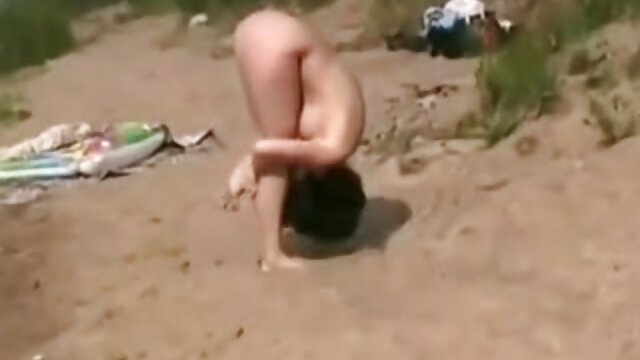 Najljubši :  Lepa deklica upa, da bo opravila kasting in postala porno igralka Video posnetki 