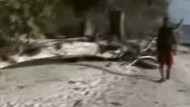 Najljubši :  Raunchy MILF hottie gets rams by njen mlajši ljubimec Video posnetki 