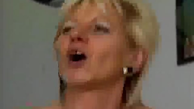 Najljubši :  Zabava ob bazenu se spremeni v podvodno seks orgijo Video posnetki 