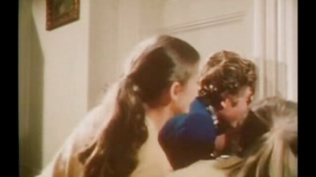 Najljubši :  Dva vitka rjavolaska najstnika končno spoznata svojega očima Video posnetki 