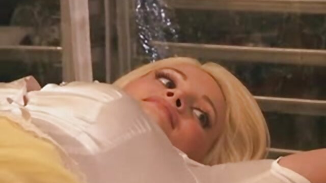 Najljubši :  Kratkolasa najstniška kurba z veliko rit dobi pribita Video posnetki 