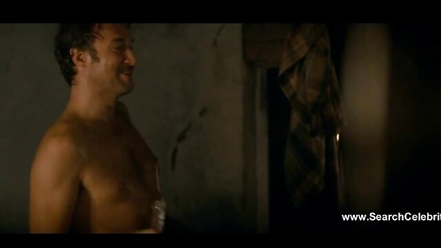 Najljubši :  Curvy MILF ima lezbični seks z neizkušeno najstnico Video posnetki 