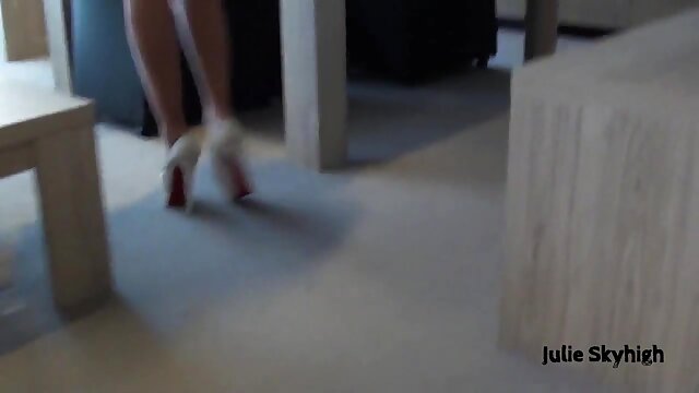 Najljubši :  Luksuzna dama dobi lekcijo spolne terapije, ki je ne bo nikoli pozabila Video posnetki 