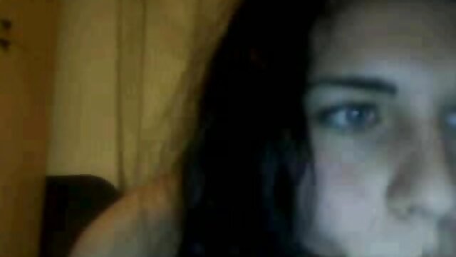 Najljubši :  Rjavolaska dekle daje najboljše fahanje in njen moški močno udari Video posnetki 