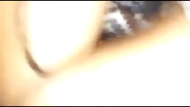 Najljubši :  Vitko dekle, ki ga je BF zvabil v spontan seks ob mizi Video posnetki 