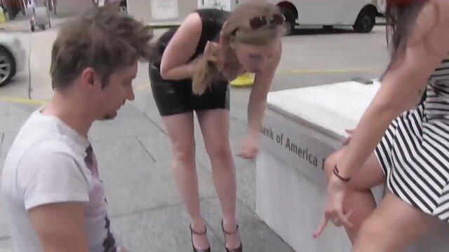 Najljubši :  Mlada učiteljica matematike na mizi zajebava očarljivo študentko Video posnetki 